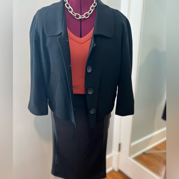 Women’s Skirt by Swoon.  Size large color Black - Picture 5 of 6